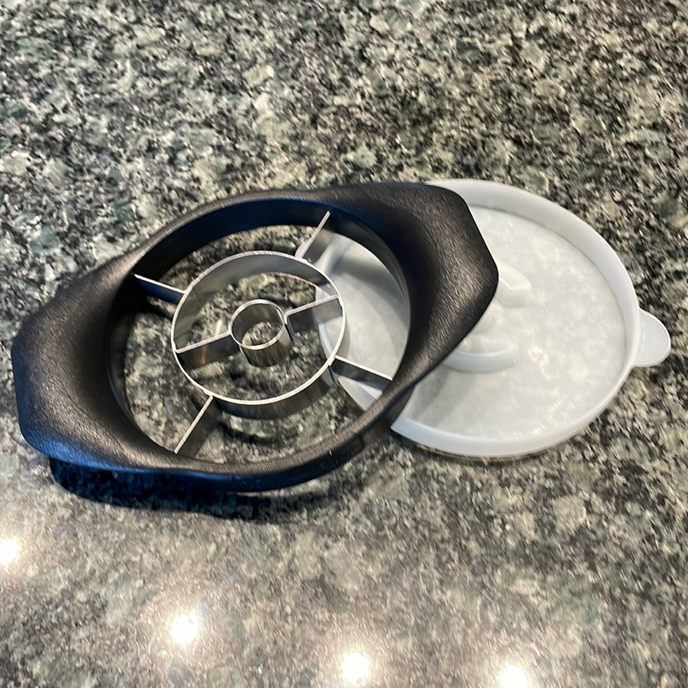 Pampered Chef pineapple wedger
